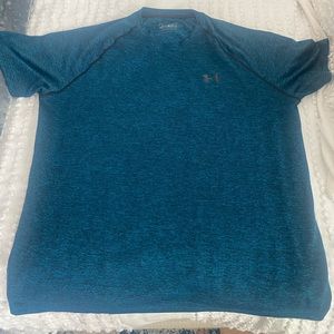 Under Armour workout shirt! Great condition!